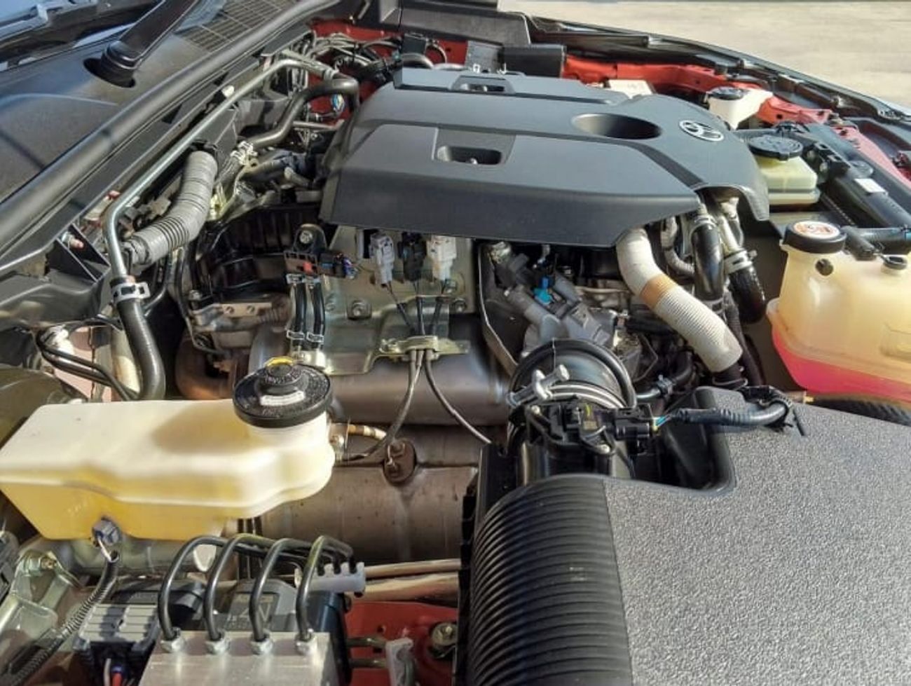 Toyota Fortuner VX-RHD-4WD-2.8L-Automatic-Diesel-7 Seats-5 Doors