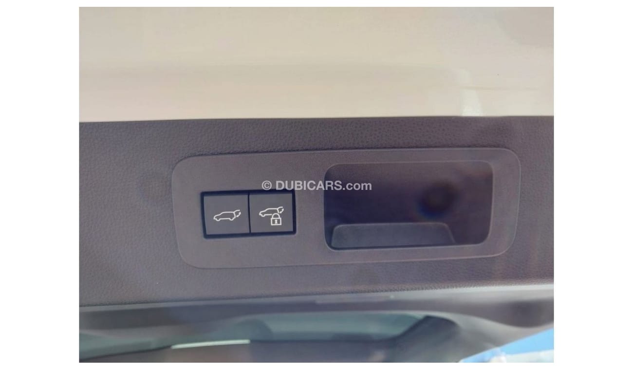 Toyota Land Cruiser VXR 3.5 TWINTURBO Al-Futtaim 4 Year warranty