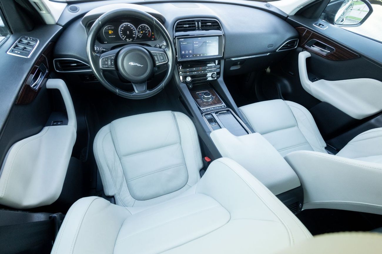 جاكوار F بيس Prestige 3.0L