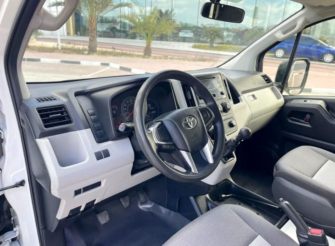تويوتا هاياس GL Toyota Hiace 2021Model 3.5L V6 petrol Engine Colour White Transmission Manual Interior grey  Key