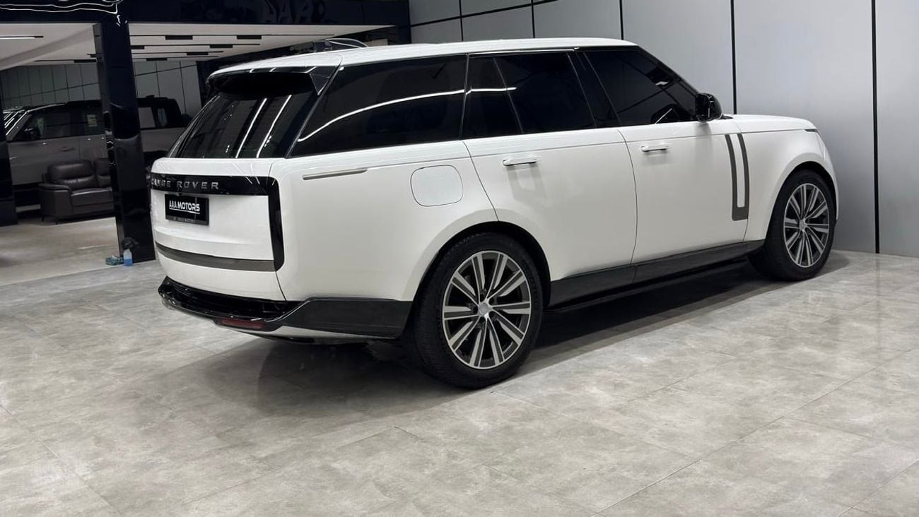 Land Rover Range Rover HSE P400 GCC warranty and service contract until 2030