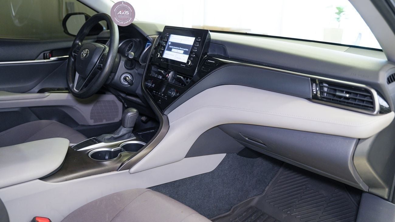 Toyota Camry LE STD 2.5L (204 HP)