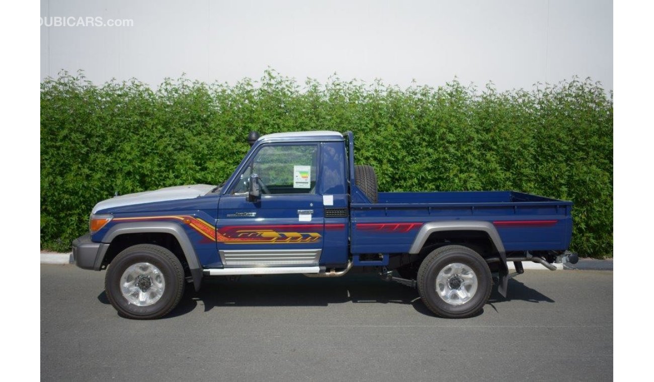 تويوتا لاند كروزر بيك آب 79 SINGLE CABIN PICKUP DLX LX V8 4.5L DIESEL MANUAL TRANSMISSION