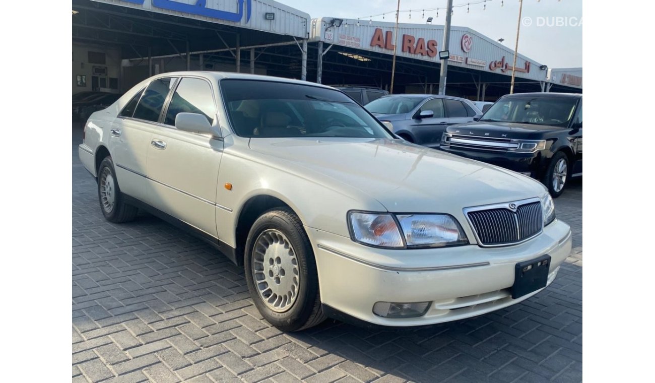 إنفينيتي Q40 موديل 1996 خليجي 8 سلندر ناقل حركة اوتوماتيك عداد الكيلو متر 157000km