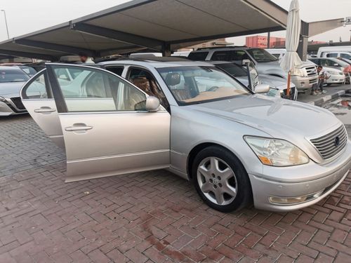 Lexus LS 430 In excellent condition and requires no expenses