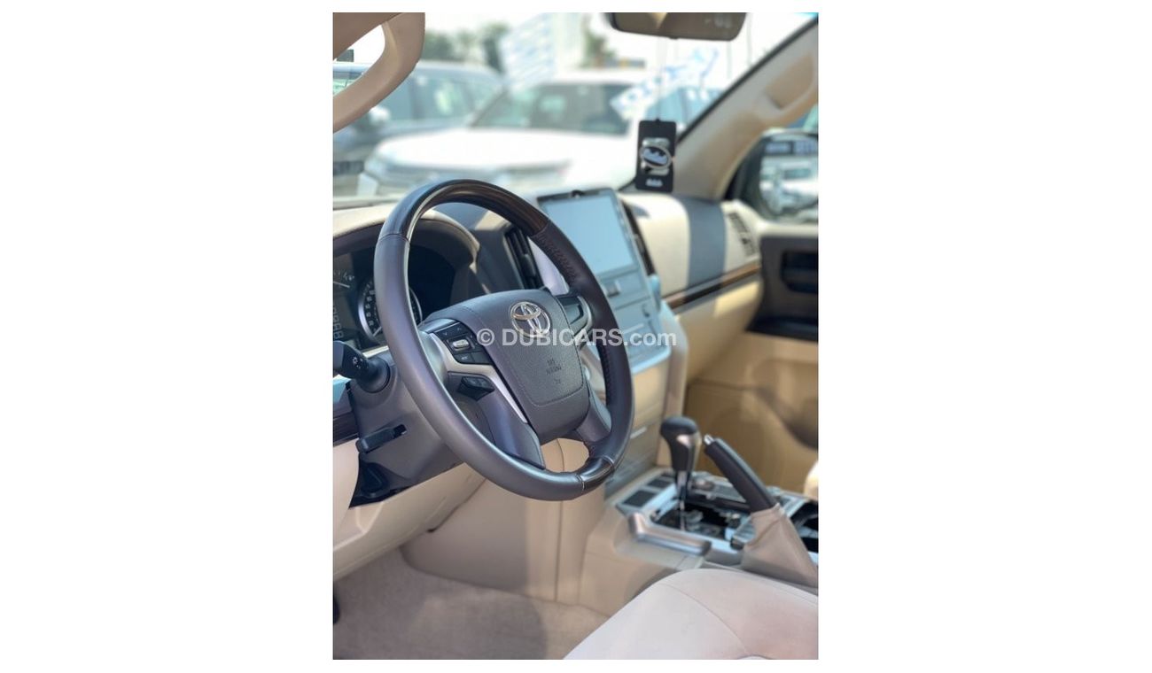 Toyota Land Cruiser GXR2