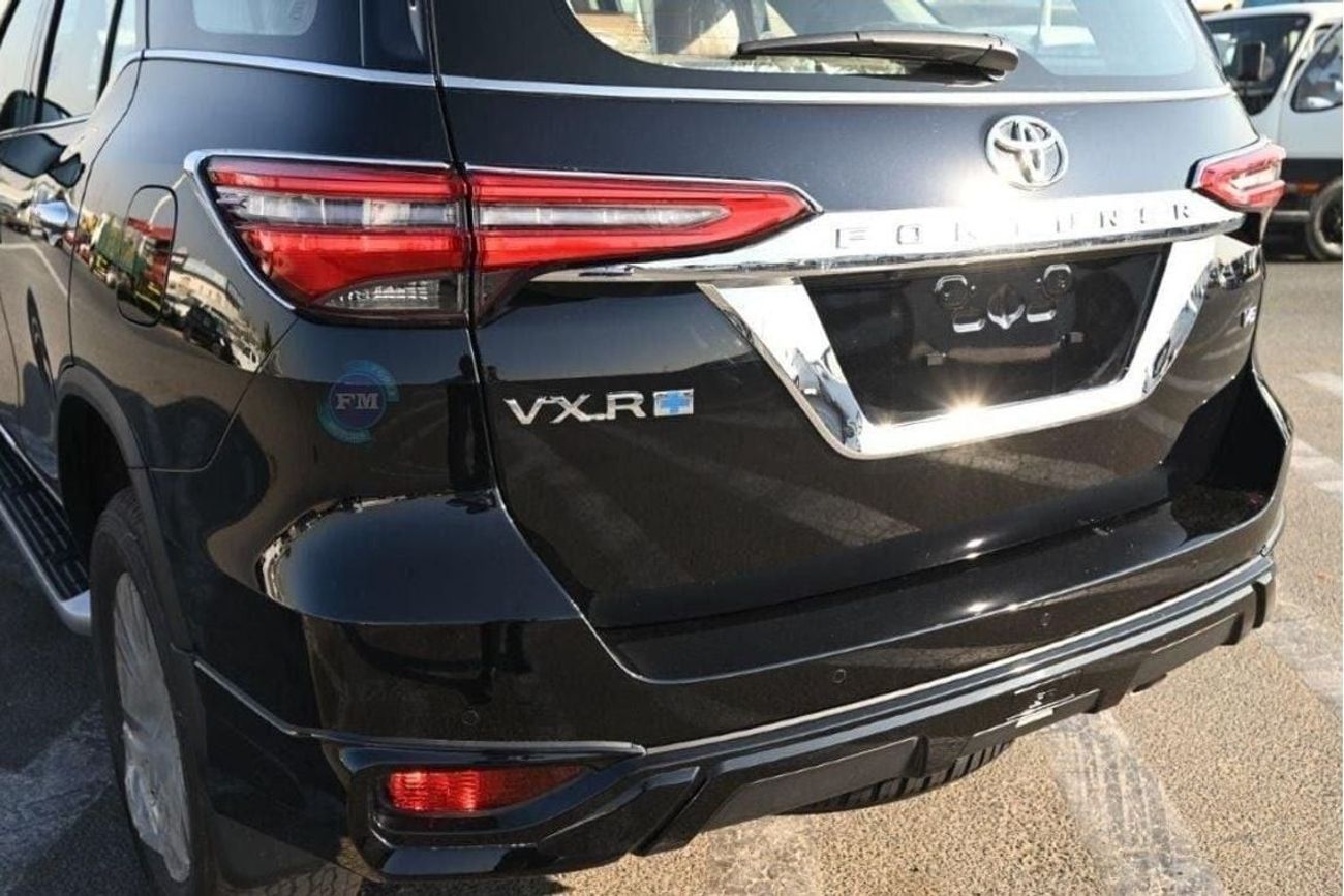 تويوتا فورتونر VXR+ 4.0L Petrol 4WD Automatic