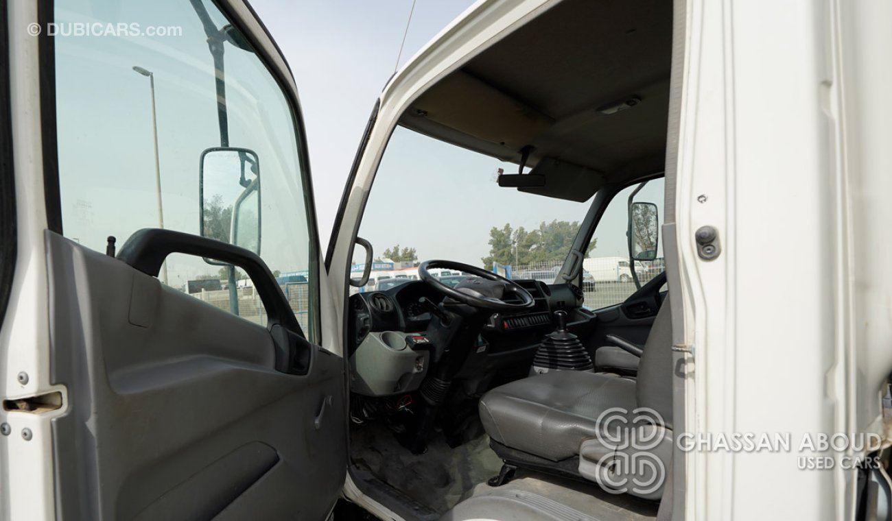 هينو 300 Hino Dutro with refrigerated box for sale in good condition