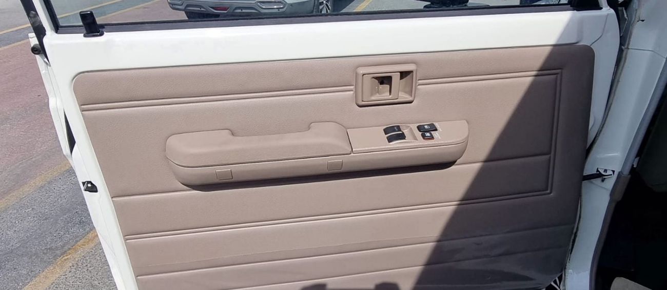 تويوتا لاند كروزر 70 TOYOTA LAND CRUISER LC78 4.0L 3-DOOR M/T MY 2025
