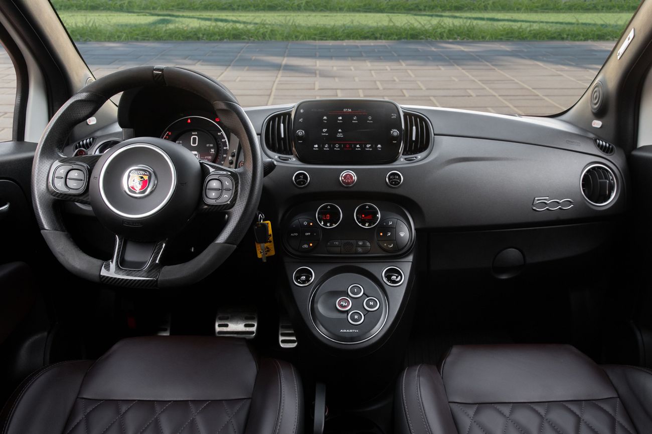 Abarth 695 695 | 1,273 P.M | 0% Downpayment | Abarth 695 Turismo Cabrio!