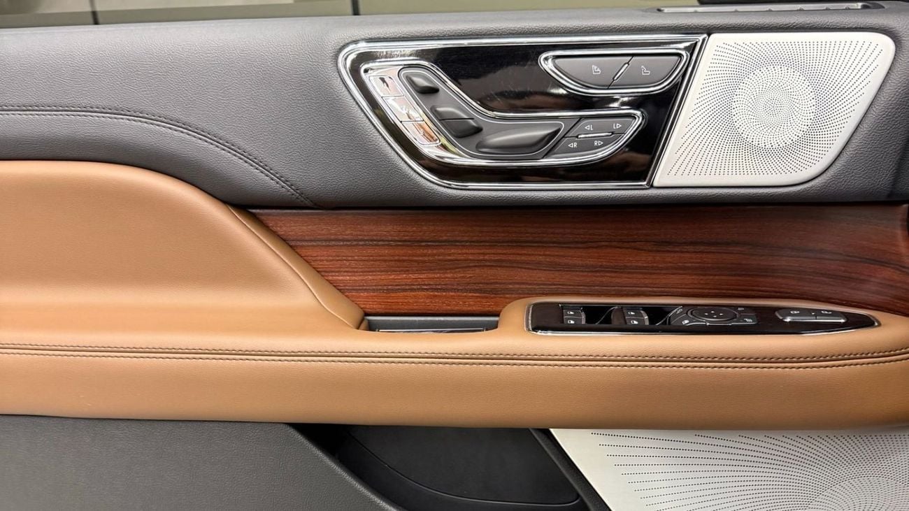 Lincoln Navigator Std 3.5L | GCC Specs | Warranty & Service Contract Until 2029 | Only 5,000 KM