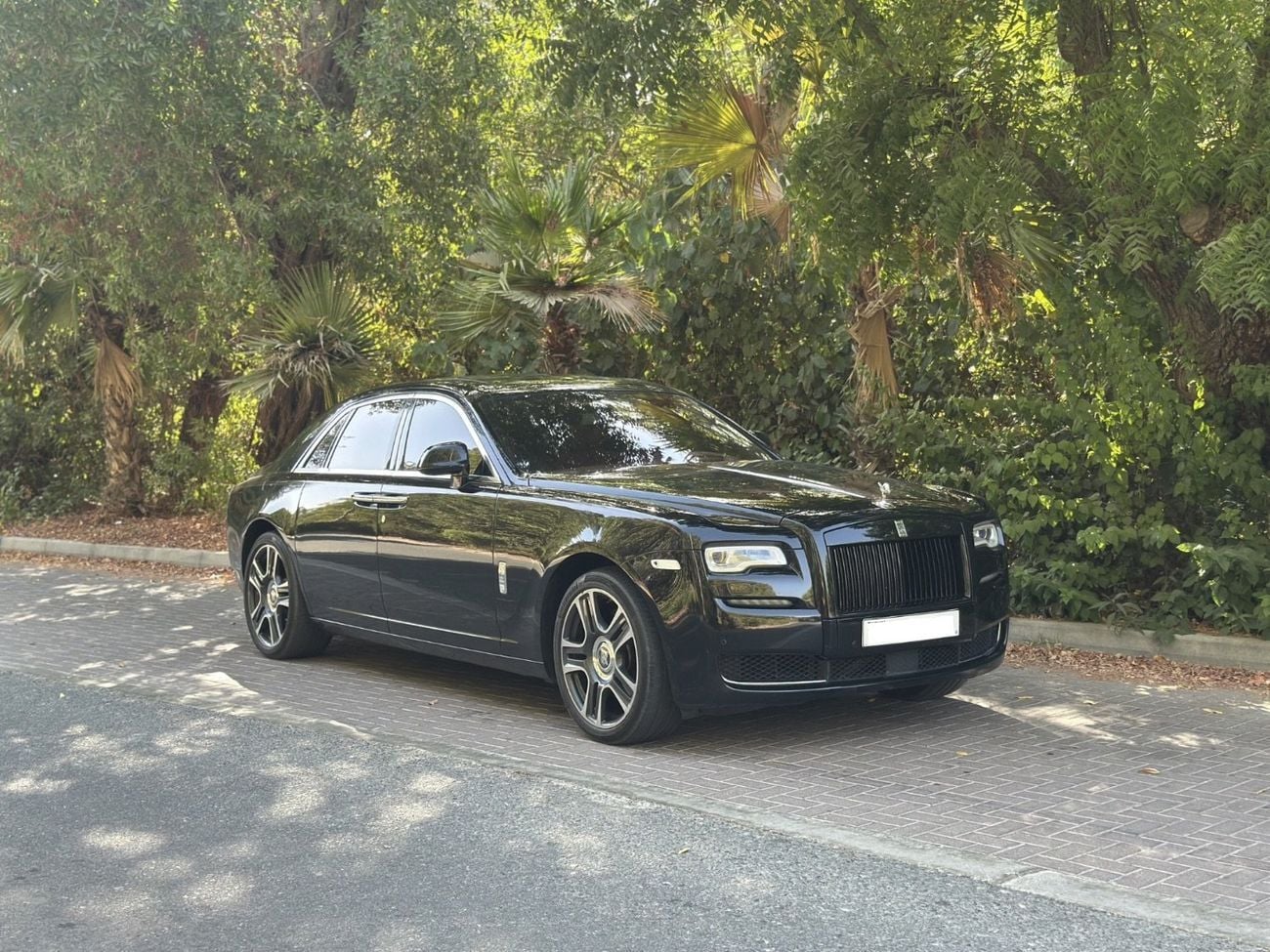 Rolls Royce Ghost SWB | 2016 | GCC Specs | Perfect Condition | V12