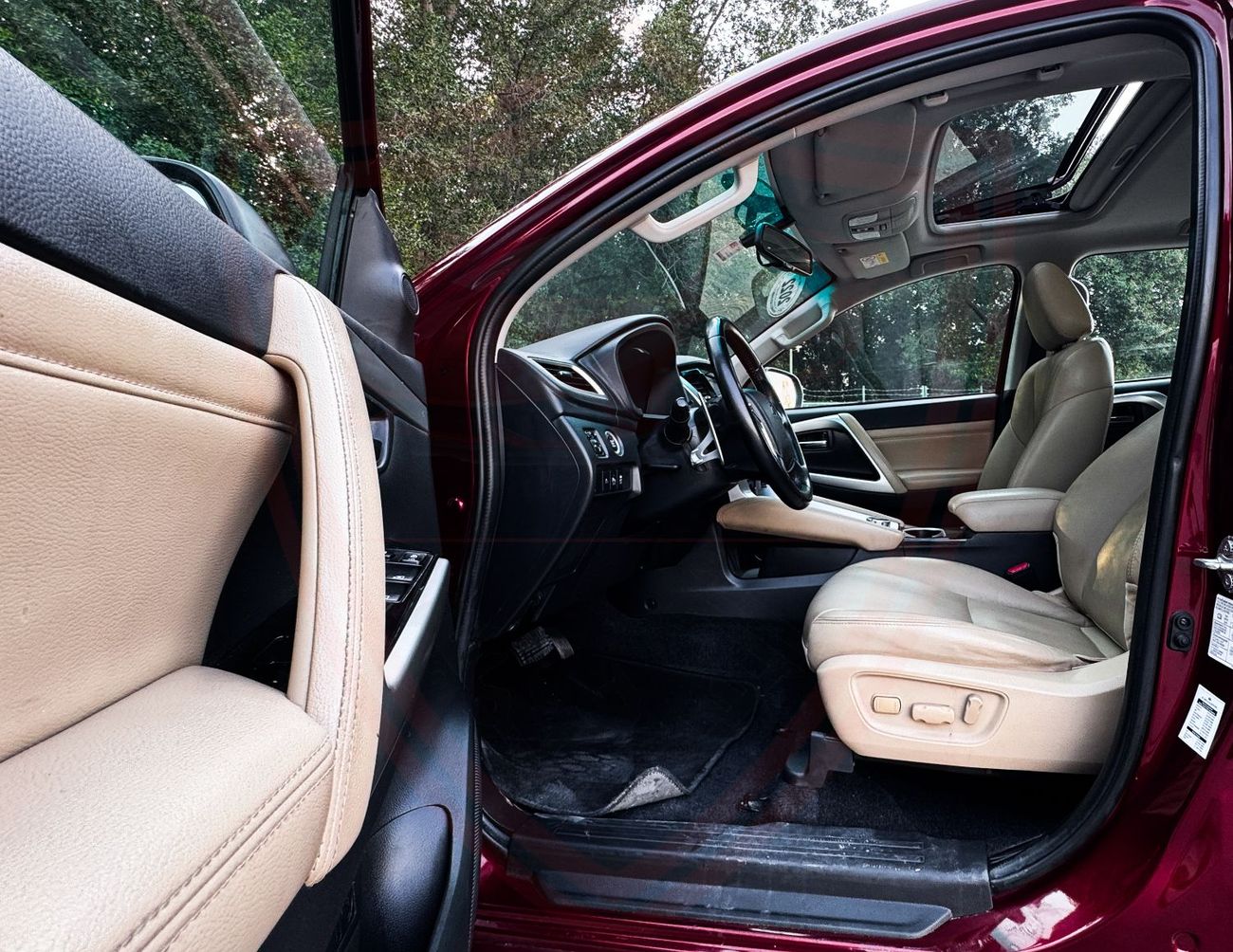 Mitsubishi Montero Sport GLS Premium 3.0L (7 Seater) Mitsubishi Montero Sport | 3.0 L | 2022 | GCC | Accident-Free | In Excel