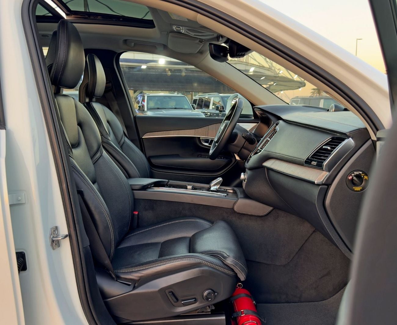 فولفو XC 90 MOMENTUM