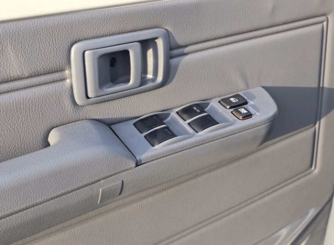 تويوتا لاند كروزر 70 ECTEMP001 - 2025 Toyota LC76 5 Doors Hardtop - 4.2L Diesel Manual – White