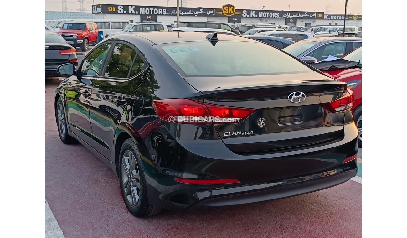هيونداي إلانترا V4 / 2.0L / MID OPTION / LOW MILEAGE (LOT # 43618)