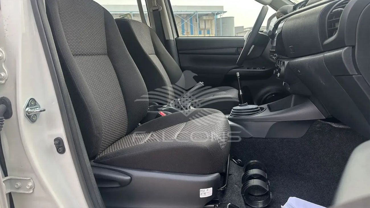 Toyota Hilux Toyota Hilux 2.4L Country TURBO ABS P.WIND, C.LOCK MT