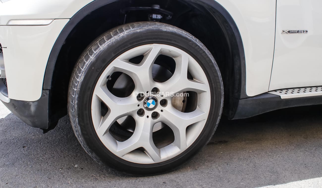 BMW X6 2009 Model Gulf specs 5.0 ltr Full options car very good condition