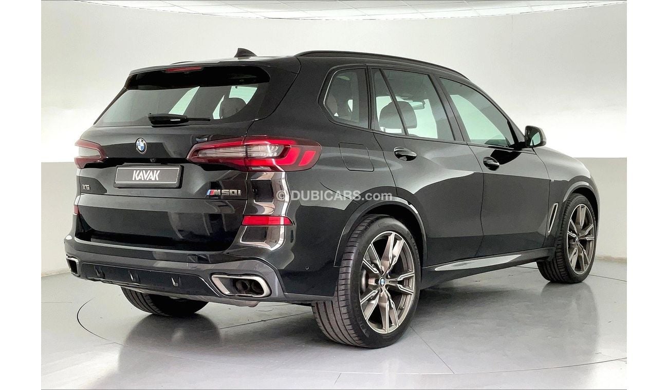 BMW X5 M50i