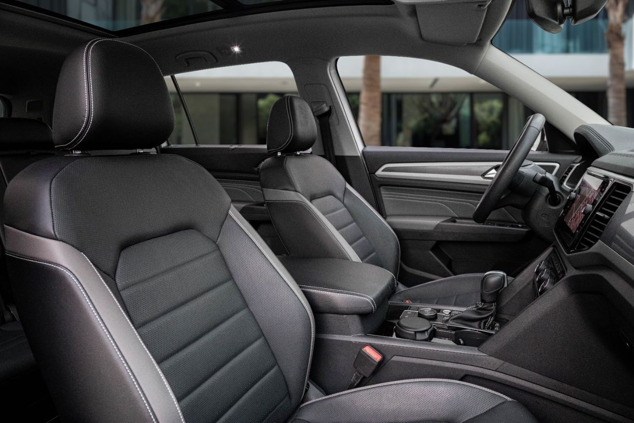 Volkswagen Teramont R-Line | 3,329 P.M | 0% Downpayment | Pristine Condition!