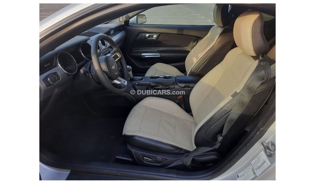 Ford Mustang GT Ford Mustang mobile 2016 Excellent Conditio  (USA - SPEC)  VERY GOOD CONDITION