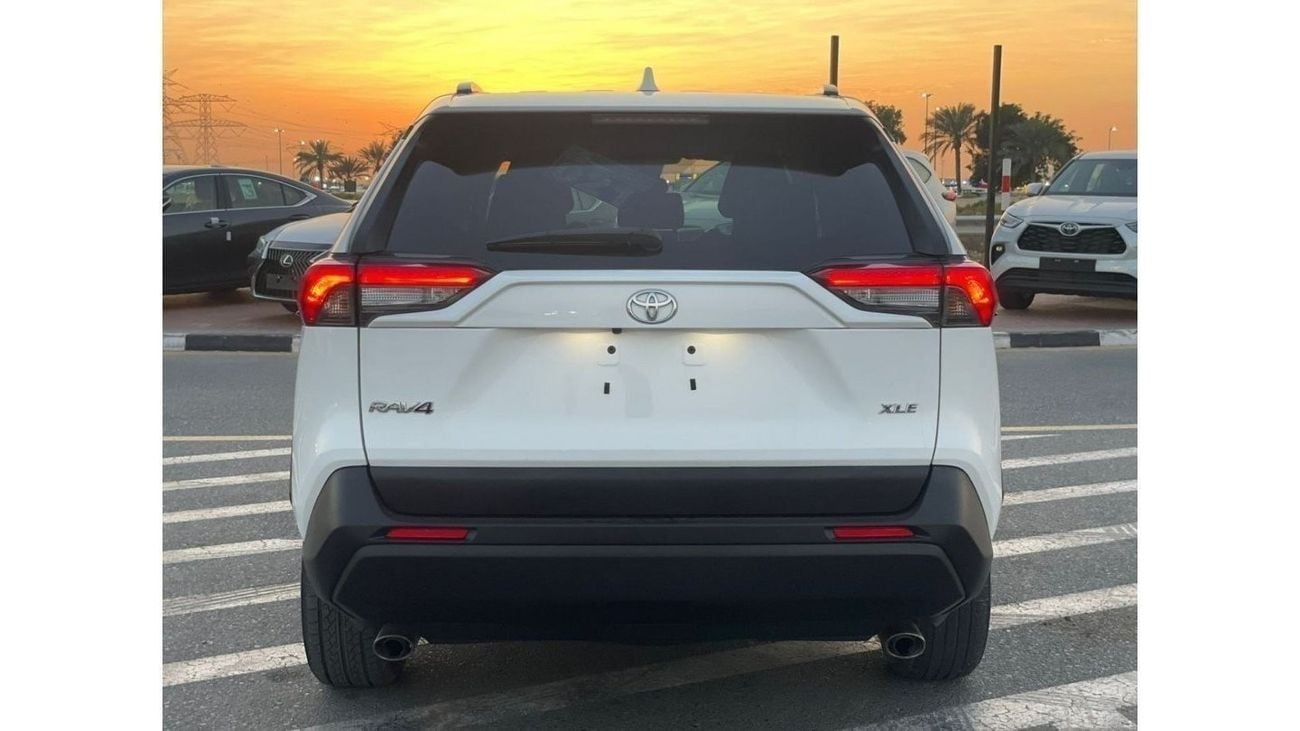 تويوتا راف ٤ 2021 Toyota Rav4 XLE 2.5L V4 Push Start Electric Seat -  UAE PASS