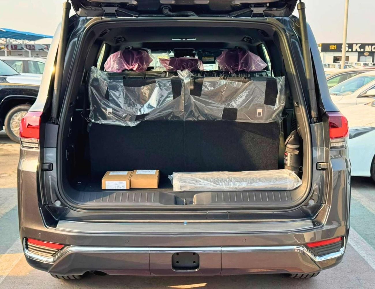 Toyota Land Cruiser VX 3.3L DIESEL TT || REAR ENTERTAINMENT SCREEN / BIG DVD / RADAR / JBL SPEAKERS (CODE # LCDVXS)