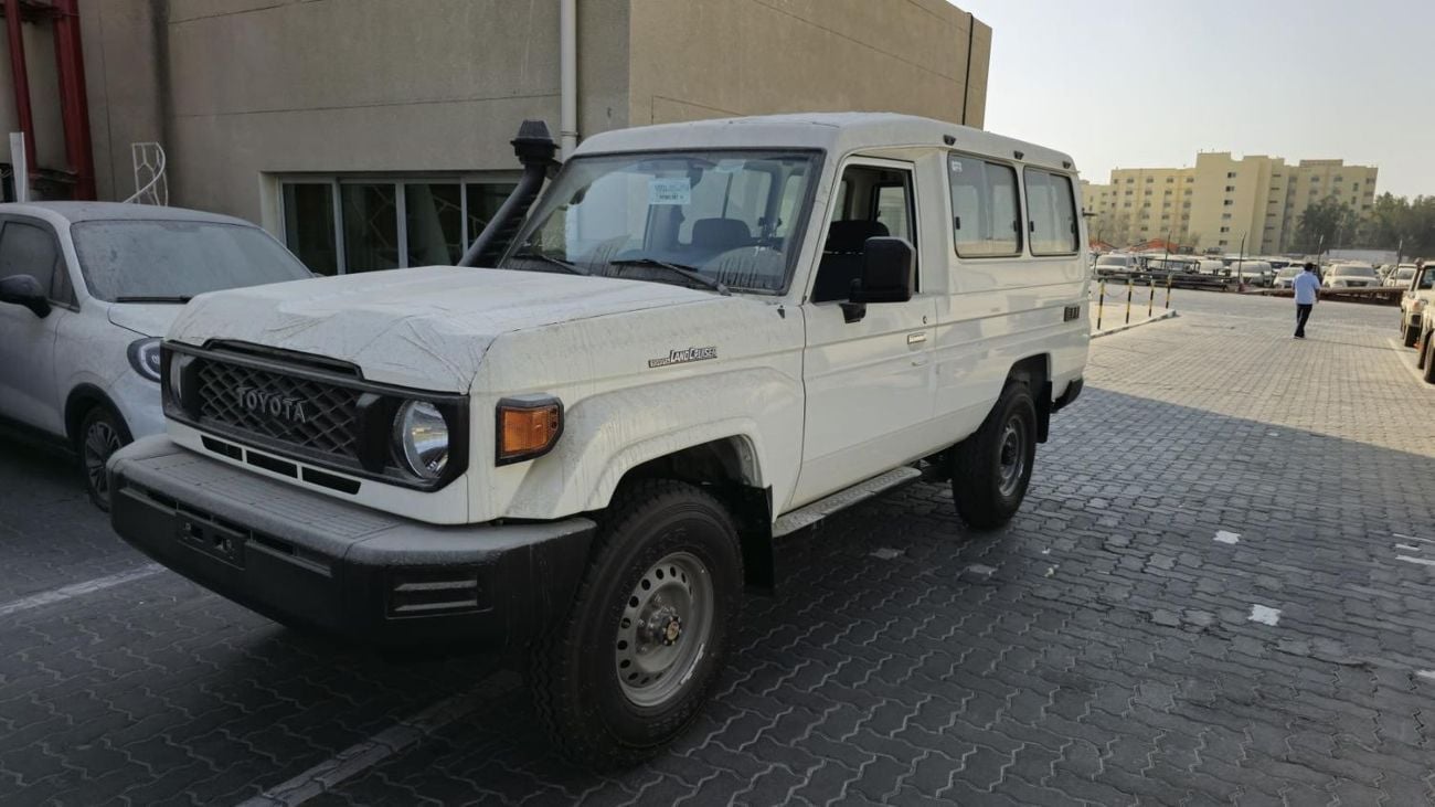 تويوتا لاند كروزر 70 Land Cruiser 78 3 Door 2.8L 2025 AT White Diesel (Export Only)