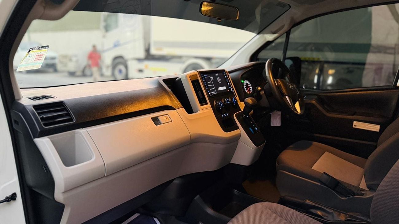 تويوتا هاياس 5 SEATER | BLIND SPOT MONITORING | AUTOMATIC TRANSMISSION | 2.8L DIESEL | STEERING CONTROL SWITCHES 