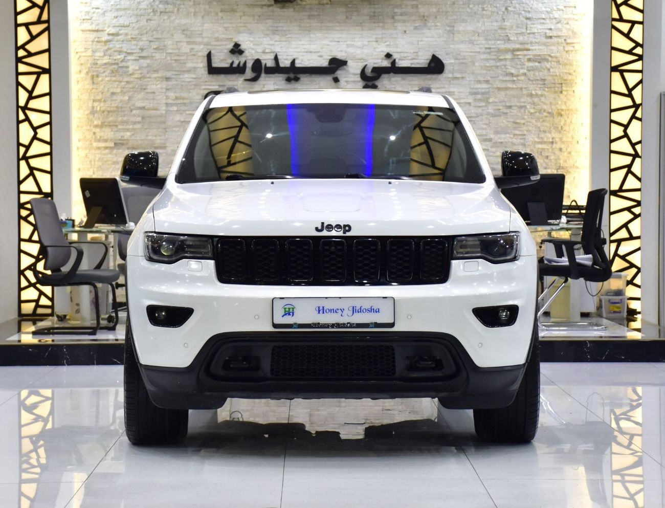 جيب جراند شيروكي EXCELLENT DEAL for our Jeep Grand Cherokee 4x4 ( 2019 Model ) in White Color GCC Specs