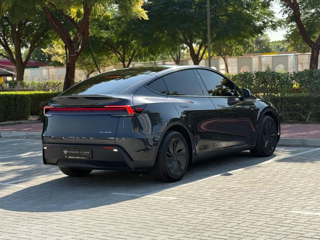 Tesla Model Y Long Range (AWD)