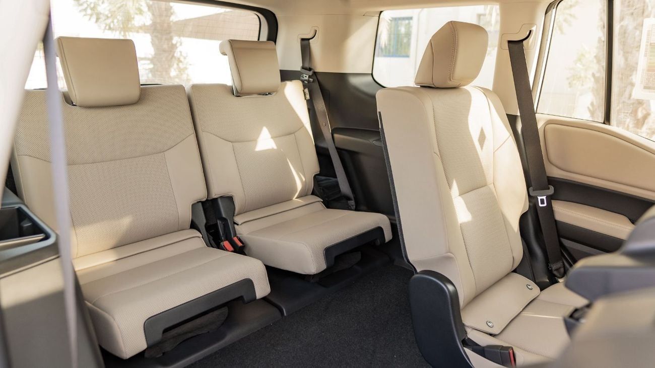 تويوتا برادو 2025 Toyota Prado TXL2 2.4L AT Petrol (White-Beige)