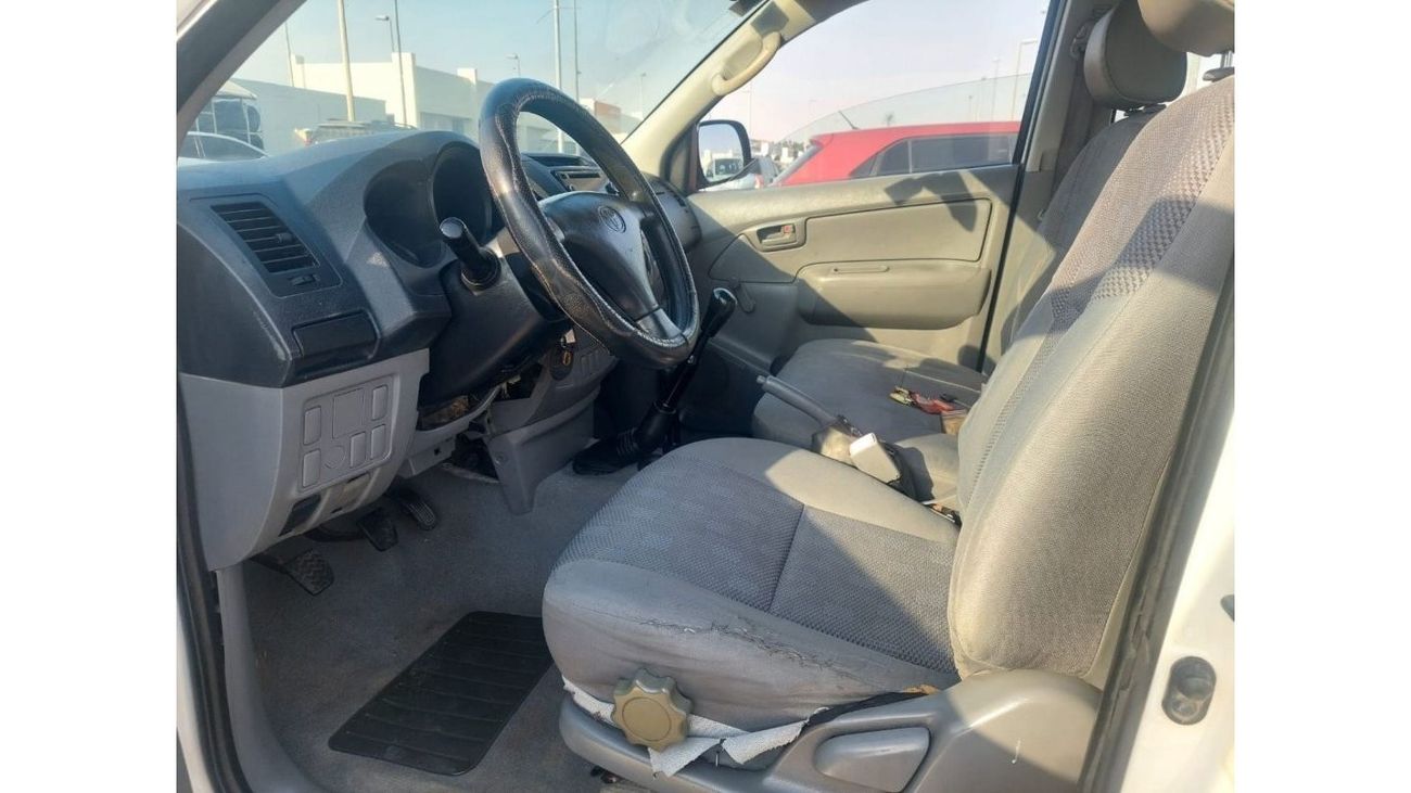 Toyota Hilux DC 4WD 2.4L DIESEL MANUAL TRANSMISSION