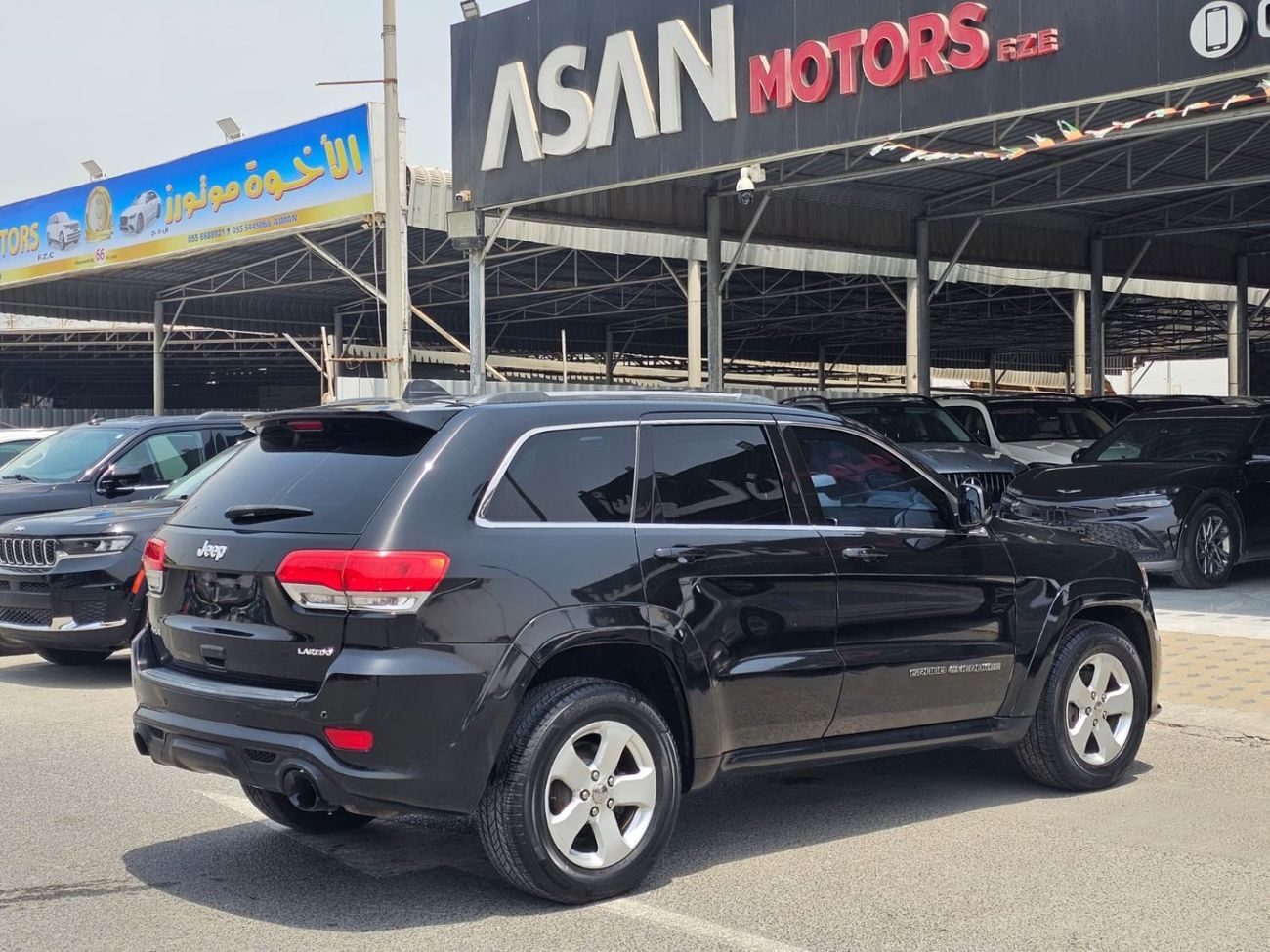 جيب جراند شيروكي Laredo 3.6L