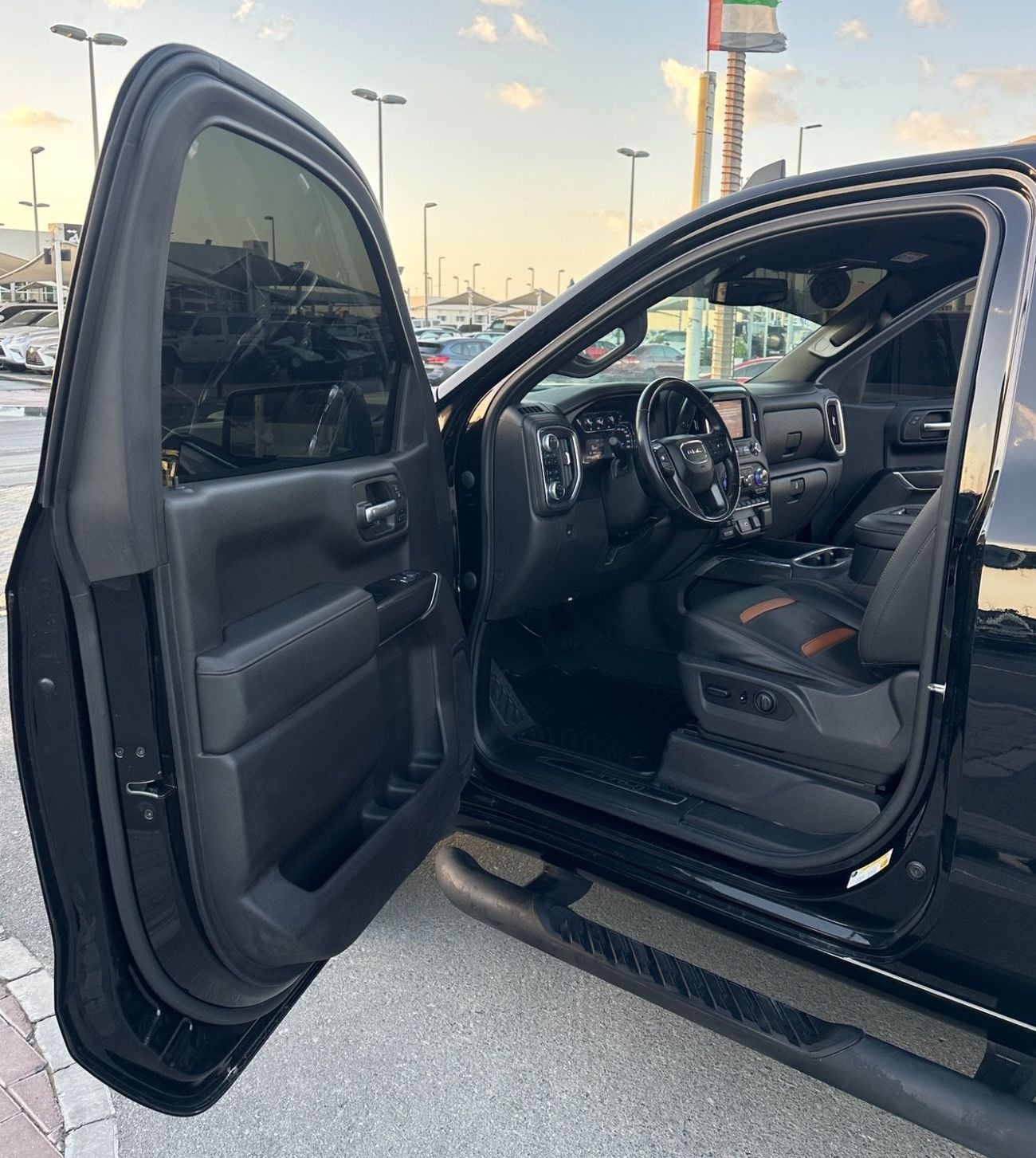 جي أم سي سييرا 1500 REG/CAB AT4