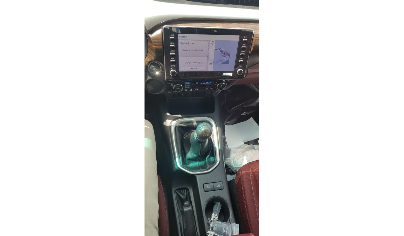 Toyota Hilux RWD 2.7L Manual Petrol Engine , 4/2 Double cabin pick up,power window,center lock,big led display