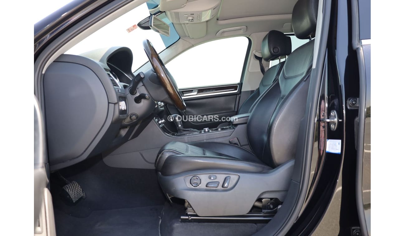 Volkswagen Touareg 3.6L V6 Petrol, Automatic, Four Wheel Drive| Excellent Condition | GCC Specs