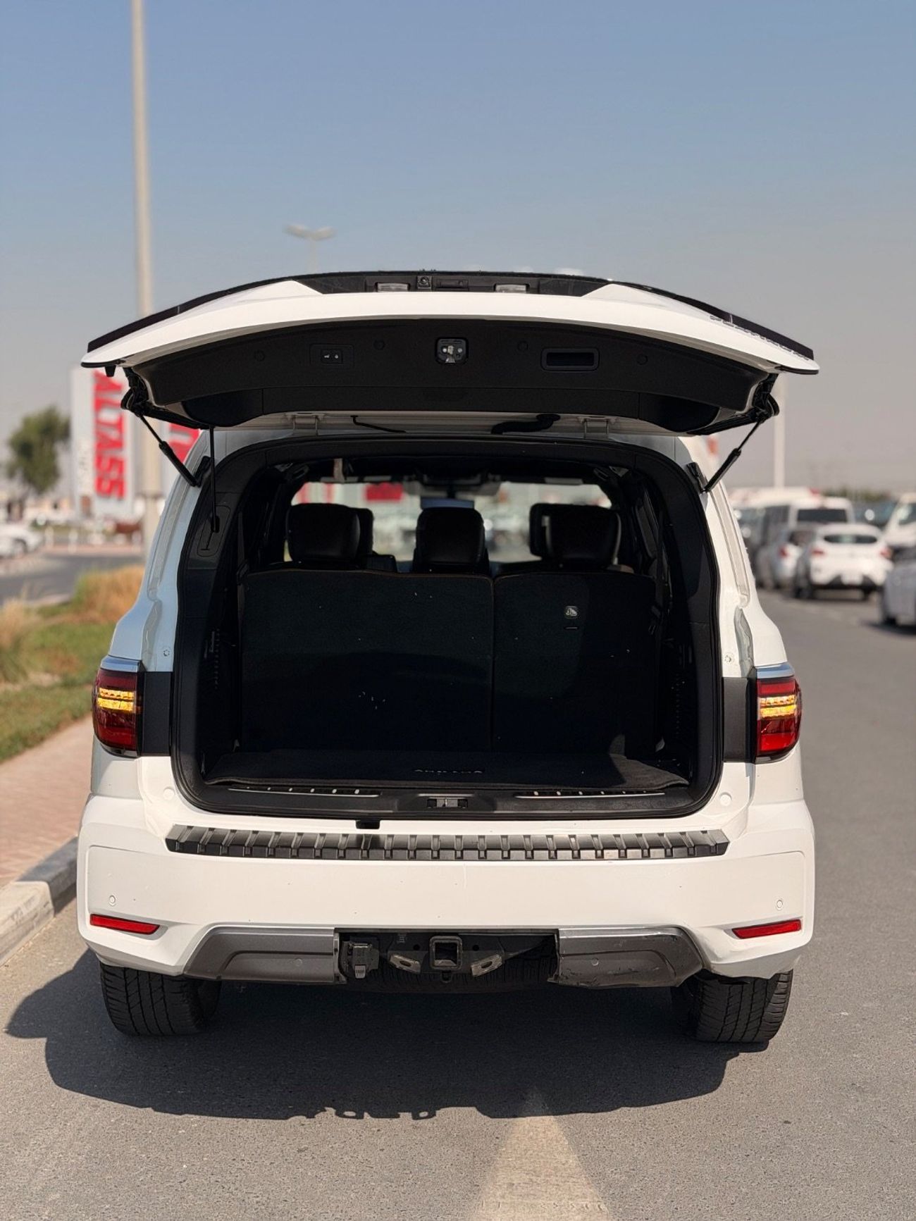 Nissan Armada Platinum 5.6L  | sunroof, 360 camera, VIP seats full option