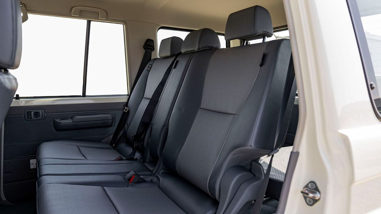 Toyota Land Cruiser 76