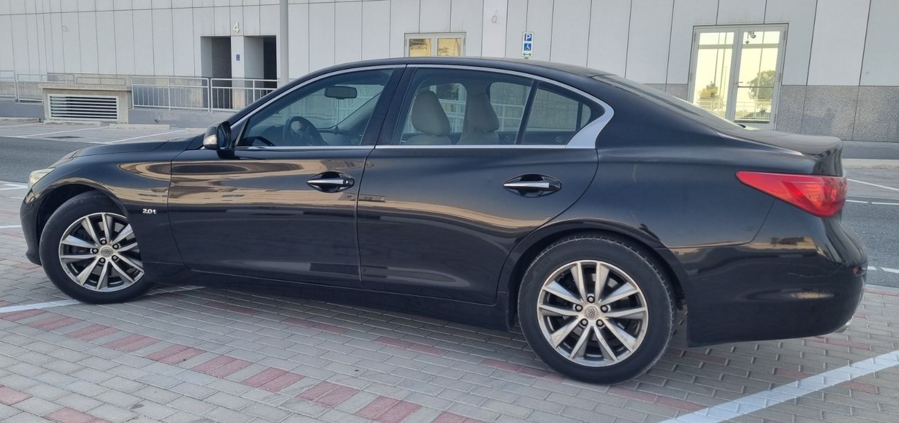 Infiniti Q50 Turbo 2.0L