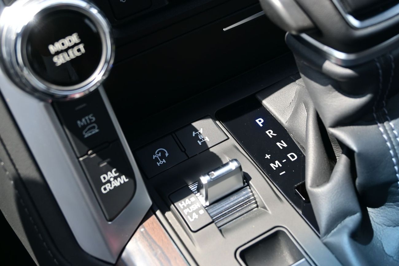 Toyota Land Cruiser GXR3 3.3L Toyota Land Cruiser GX-R 3.3L TwinTurbo V6 Diesel, 4WD