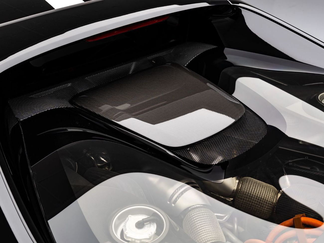 فيراري 296 GTB 3.0T V6 PHEV