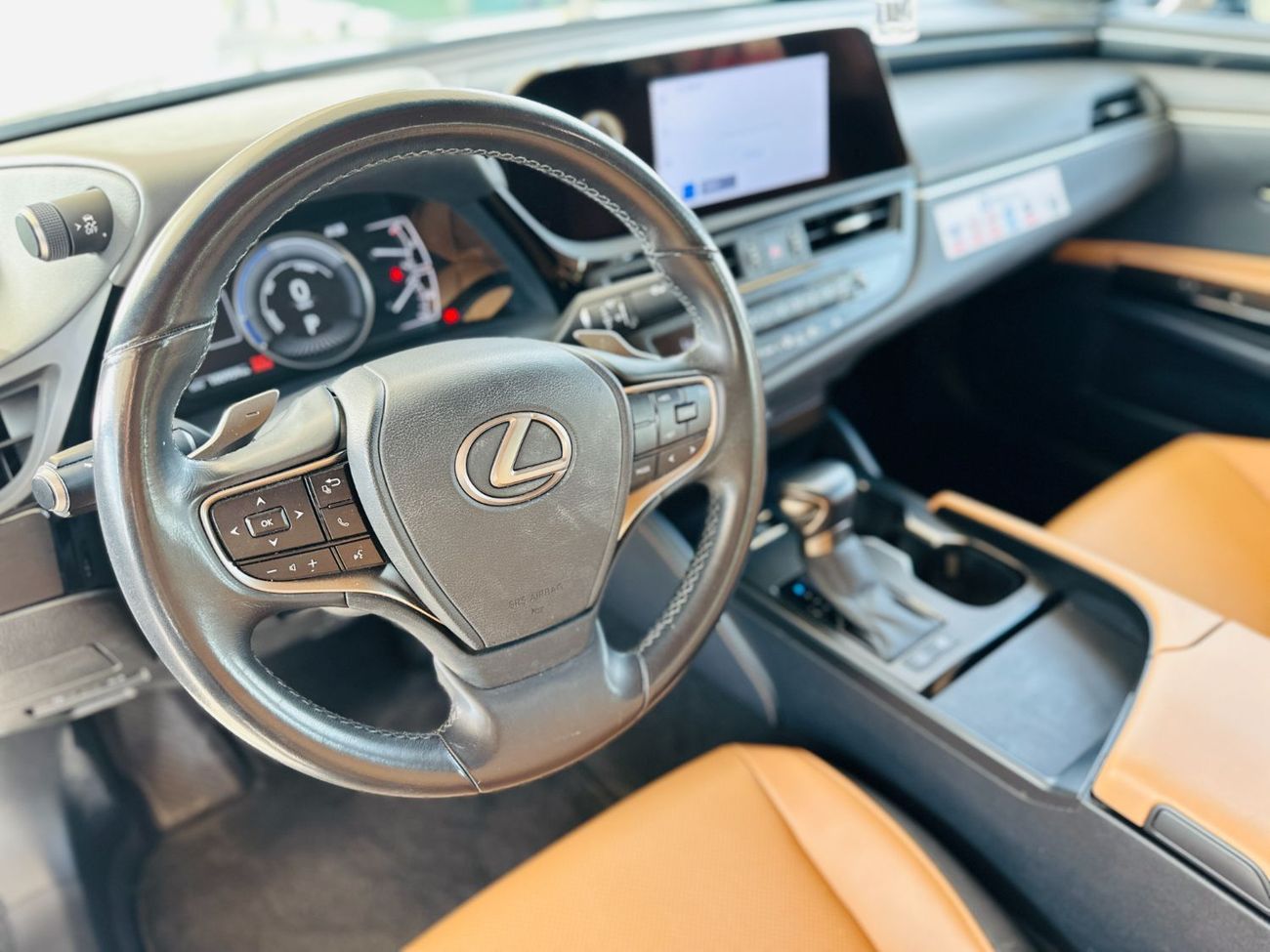 Lexus ES300h 2023 Lexus ES 300H - Black inside Brown