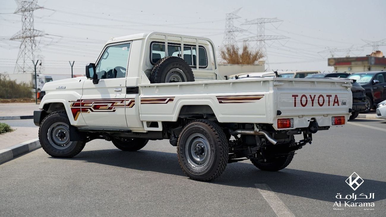 تويوتا لاند كروزر بيك آب محرك ديزل سعة 4.2 لتر | دفع رباعي وناقل حركة يدوي | مقاعد جلدية | عداد كيلومترات صفر | للتصدير فقط