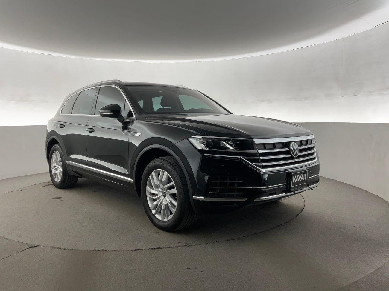 فولكس واجن طوارق Highline | National Day Celebration | شامل الضمان | 0 ﺪﻔﻋﺓ ﺃﻮﻟﻯ