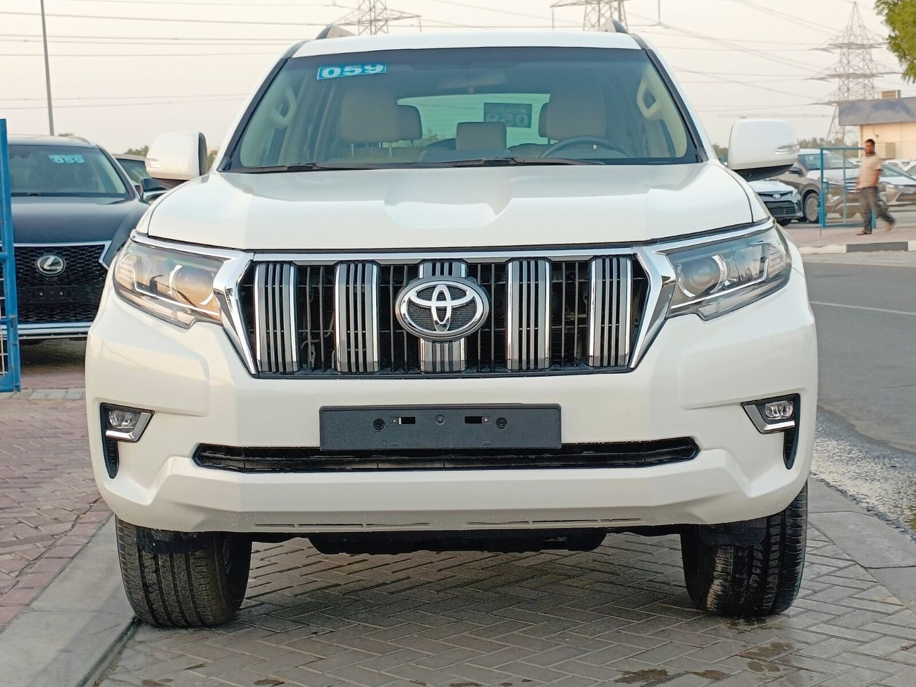 تويوتا برادو TXL V6/ 20 SHAPE/ LEATHER/ DVD CAMERA/ TYRE UP/LOT#5372