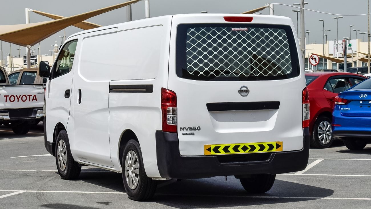 نيسان NV350 Van, 5 doors, Manual Gear, GCC specs, free accident