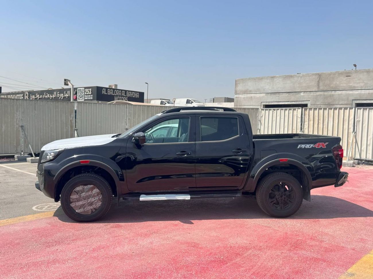 نيسان نافارا 2025 NISSAN NAVARA DOUBLE CABIN PRO 2.5L DIESEL 4WD AUTOMATIC BRAND NEW 0KM