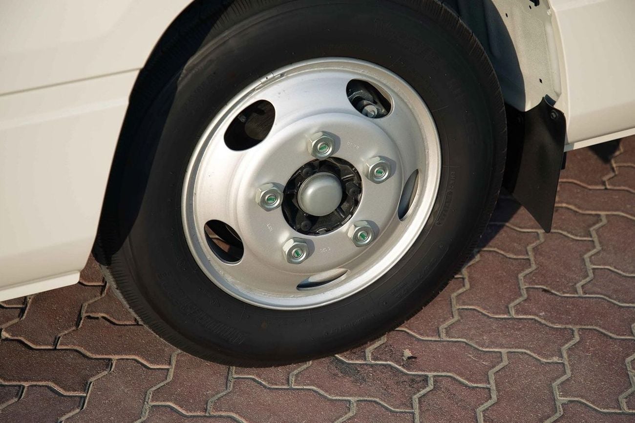 Toyota Coaster 2025 Toyota Coaster High-Roof 30-Seater 4.0L 4-Cyl Turbo Diesel M/T RWD 2-Point Seatbelts For Africa