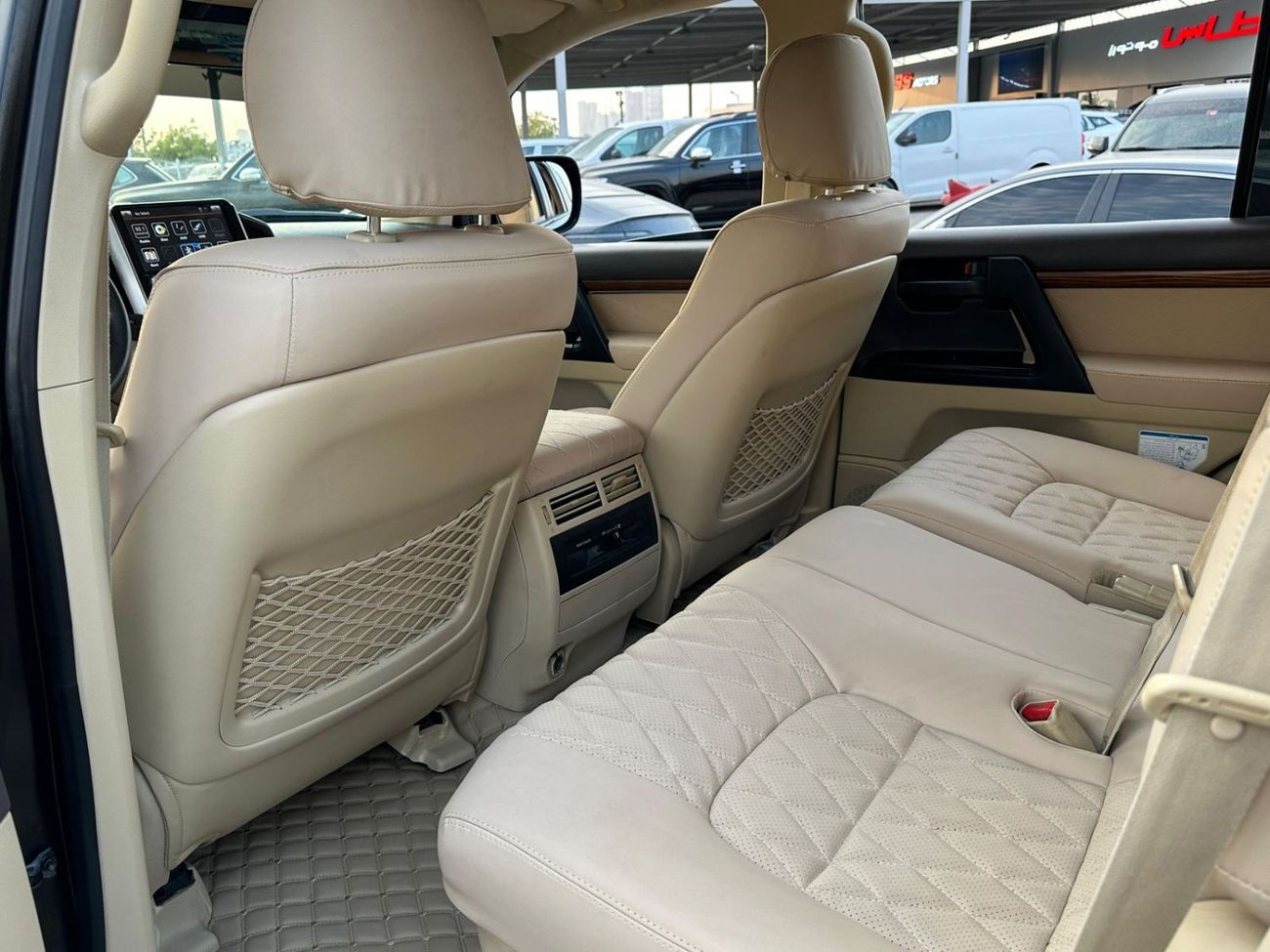 تويوتا لاند كروزر Toyota landcruise 2017Model Engine petrol 4.0 GXR colour black Transmission Automatic Interior.Begie